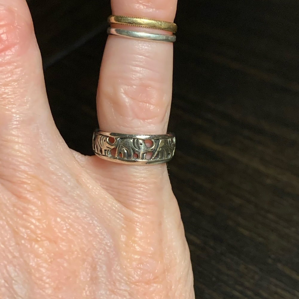 Sterling Silver 3 Elephant Ring * size 3 * preowned *